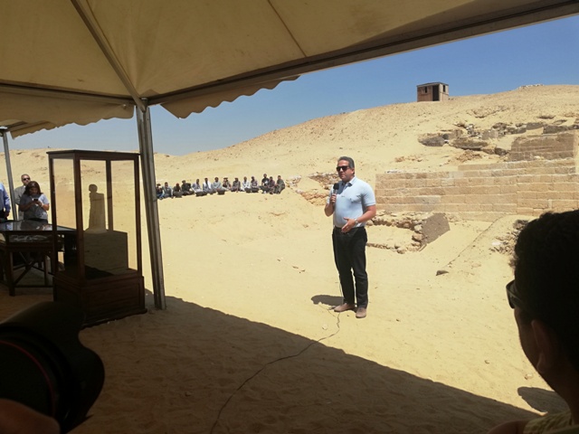  العناني: اكتشاف مقبرتين لكاهنين من الأسرة الخامسة بمنطقة الأهرامات 