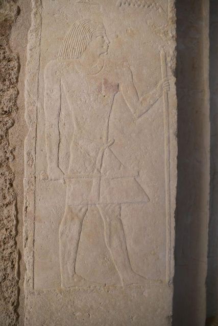  العناني: اكتشاف مقبرتين لكاهنين من الأسرة الخامسة بمنطقة الأهرامات 