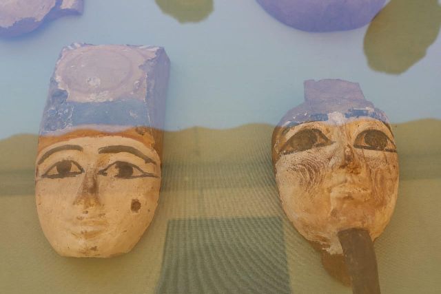  العناني: اكتشاف مقبرتين لكاهنين من الأسرة الخامسة بمنطقة الأهرامات 