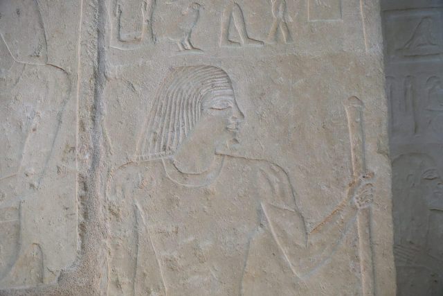  العناني: اكتشاف مقبرتين لكاهنين من الأسرة الخامسة بمنطقة الأهرامات 