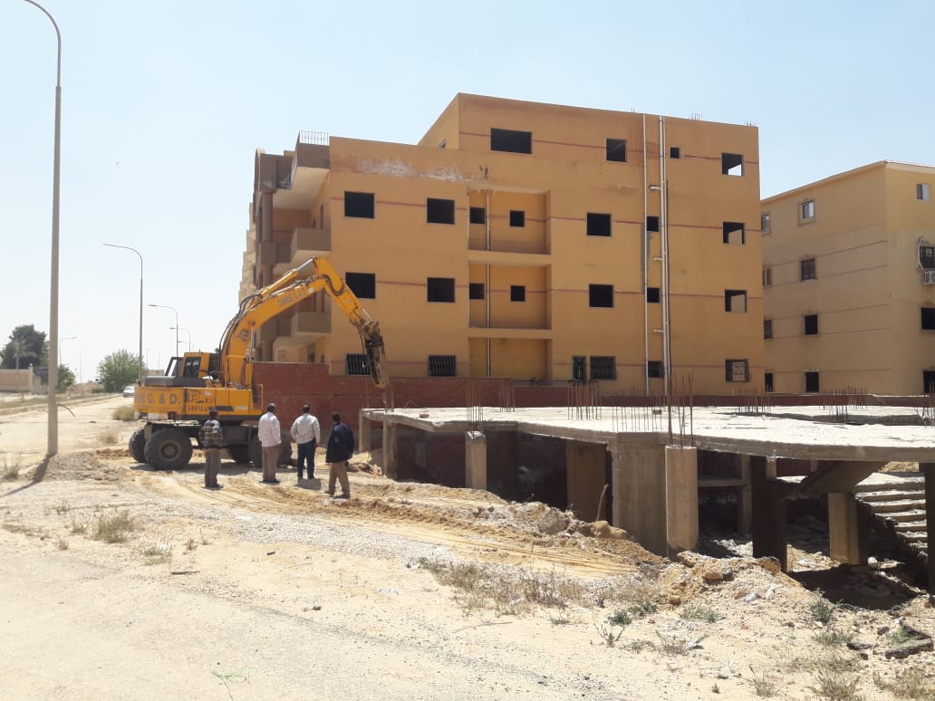 رئيس الجهاز: تنفيذ ٢٠ قرار غلق وتشميع لمخالفة الترخيص واسترداد قطعة أرض بمدينة العبور