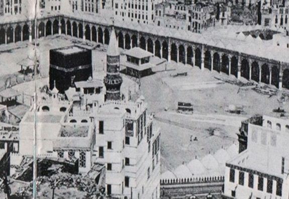 المسجد الحرام .. قبلة المسلمين وحكايات جدار ابن الخطاب ومئذنة أبو جعفر المنصور 