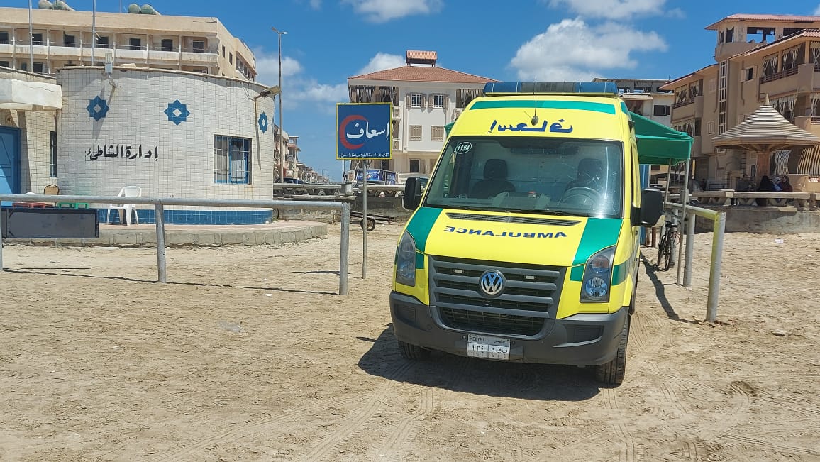 شواطئ رأس البر تستقبل زائريها وسط إجراءات وقائية وإحترازية وإنقاذ ٣٨ من الغرق وإعادة ٧٧ طفلا تائها 
