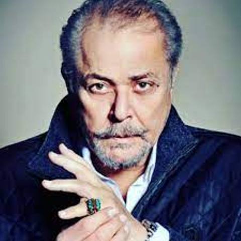 رحمة الله عليك يا حاج محمود..كريم يحيى ذكرى والده الرحل محمود عبد العزيز _صور 