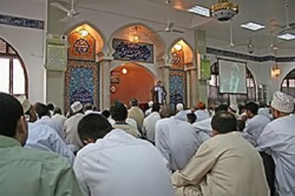 «كن راضيًا.. وإياك والتباهي»..رسائل الأوقاف من خطبة الجمعة 