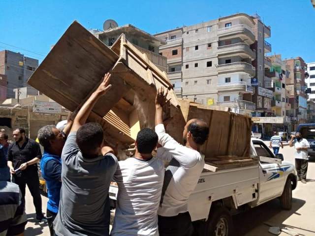 حملة مكبرة  لرفع الاشغالات بشوارع مدينه سيدي سالم 