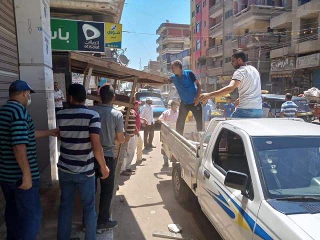 حملة مكبرة  لرفع الاشغالات بشوارع مدينه سيدي سالم 