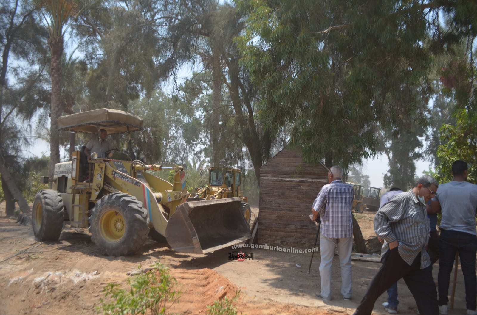 بعد انزار واضعى اليد وسداد مستحقات الدوله.. رئيس جهاز العاشر من رمضان يقود حملة لاسترجاع أملاك الدولة   