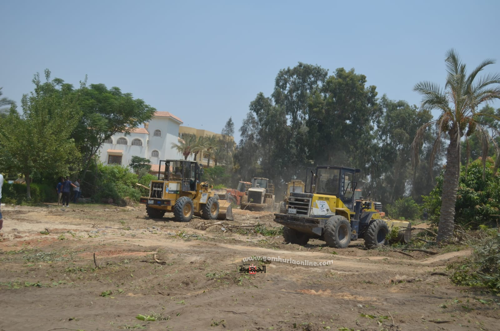 بعد انزار واضعى اليد وسداد مستحقات الدوله.. رئيس جهاز العاشر من رمضان يقود حملة لاسترجاع أملاك الدولة   