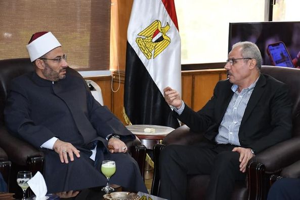 رئيس جامعة القناة يستقبل وفد الدعوة والإعلام الدينى بمجمع البحوث الإسلامية..صور