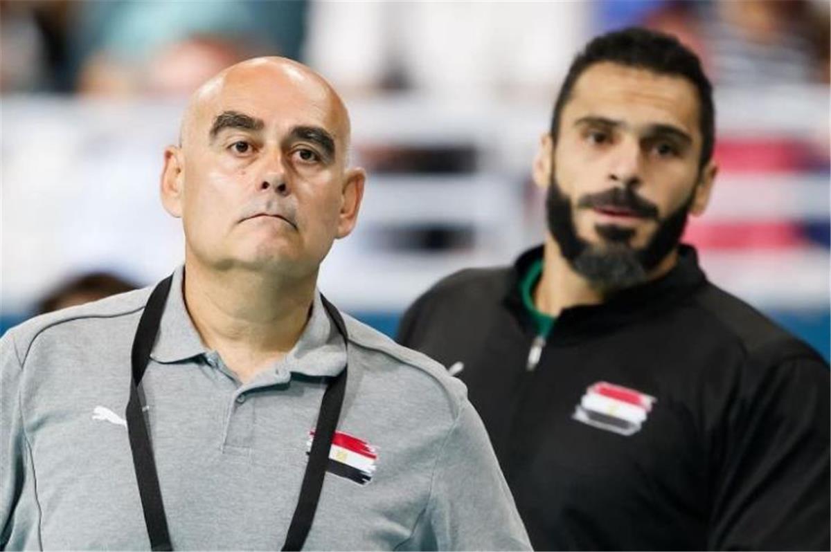 خوان كارلوس باستور المدير الفني منتخب لكرة اليد