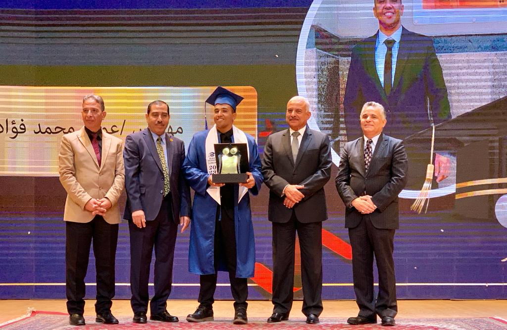 تخريج الدفعة الأولى في كلية الهندسة بجامعة السويس 