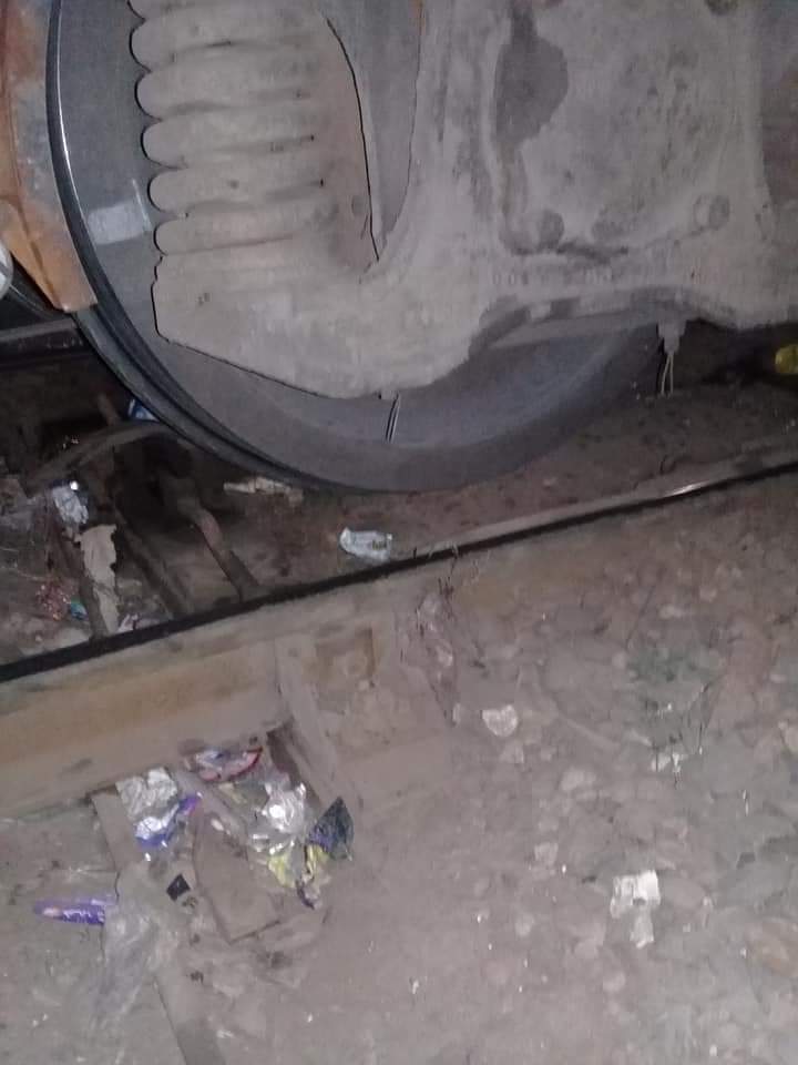 بالصور .. انحراف أحد القطارات على طريق دسوق/ دمنهور .. بالصور 