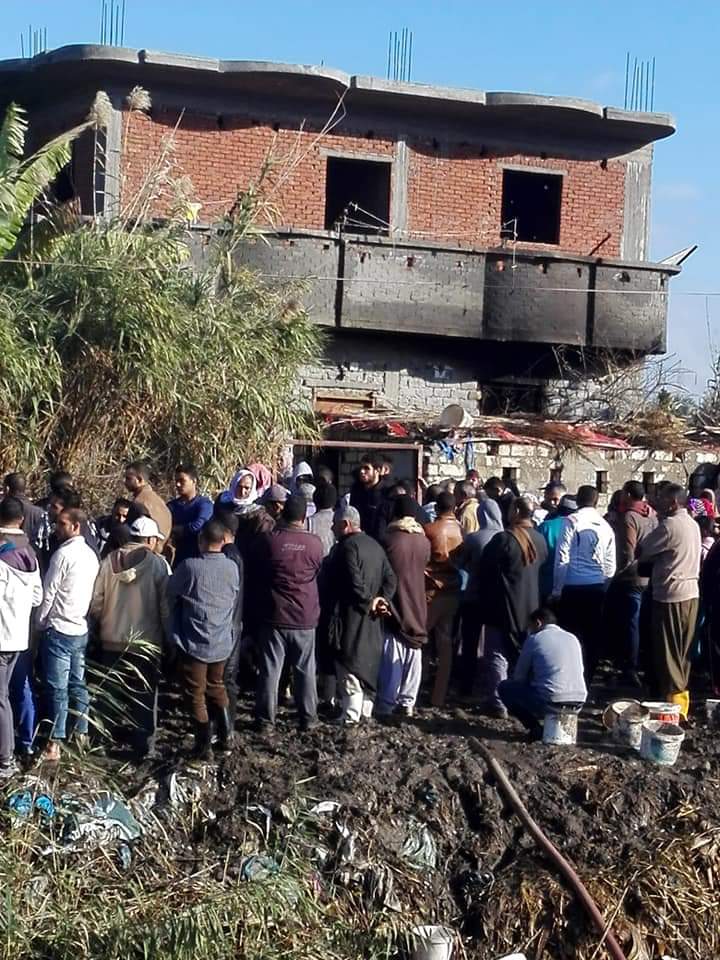 ننشر اول صور لحادث العثور علي ٧ جثث متفحمة لاسرة واحدة بالبحيرة