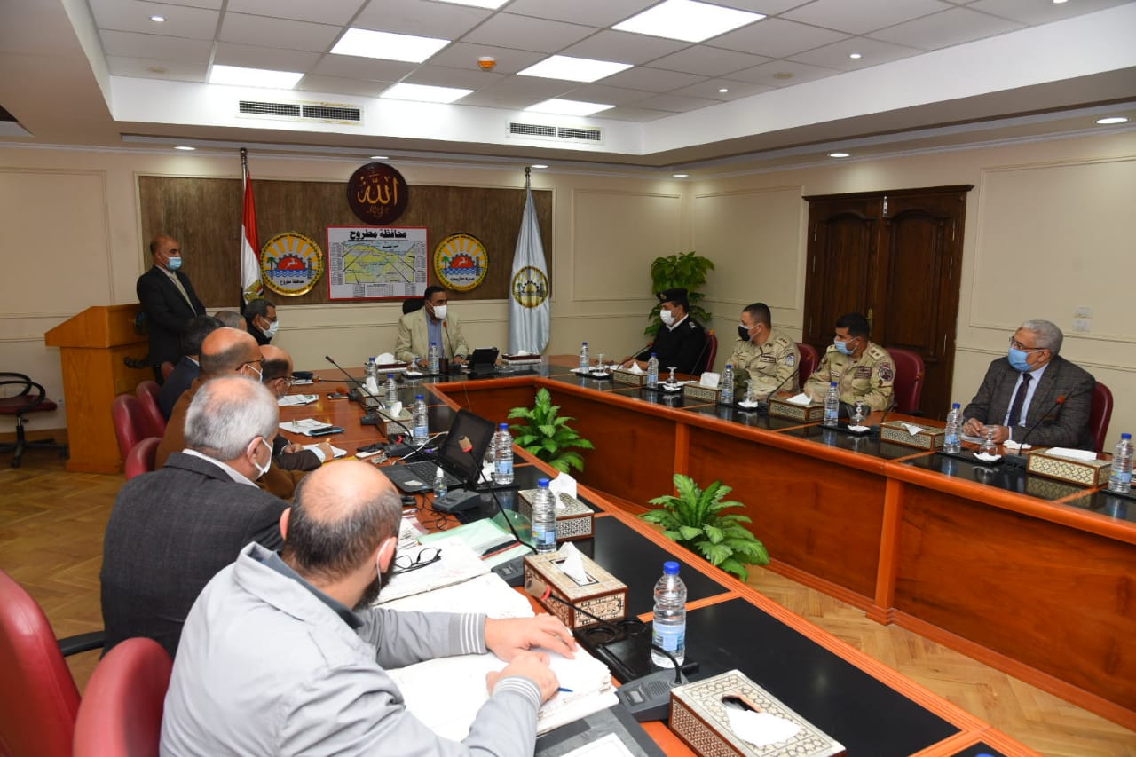فحص 187 طلب مقدم لتقنين مباني وأراضي زراعية بمدن ومراكز محافظة مطروح 