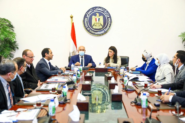 وزيرا النقل والتعاون الدولى يستعرضان التمويلات الميسرة لقطاع النقل خلال  2022