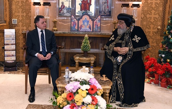 البابا واللواء محمود توفيق   