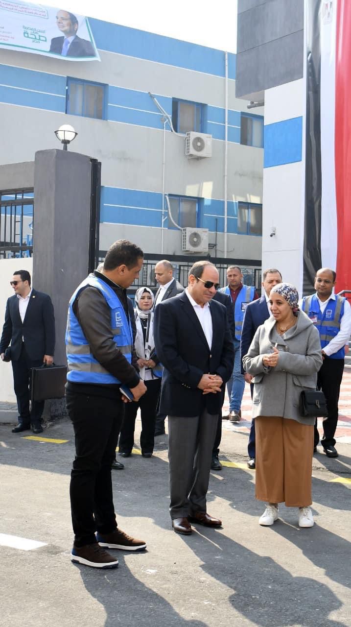  زيارة السيسى التاريخية.. أسعدت السوهاجية ومحافظات قبلى التى كانت يوما منسية