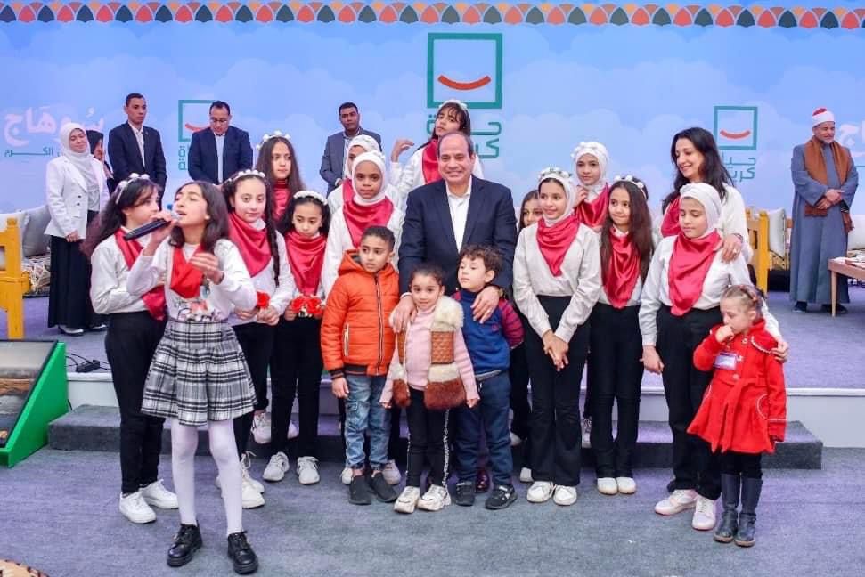  زيارة السيسى التاريخية.. أسعدت السوهاجية ومحافظات قبلى التى كانت يوما منسية