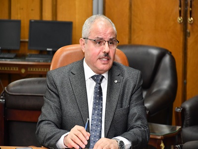  الدكتور ناصر مندور رئيس جامعة قناة السويس