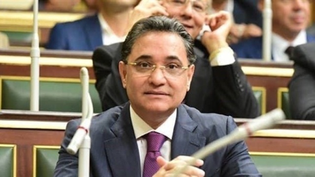الدكتور عبد الرحيم على
