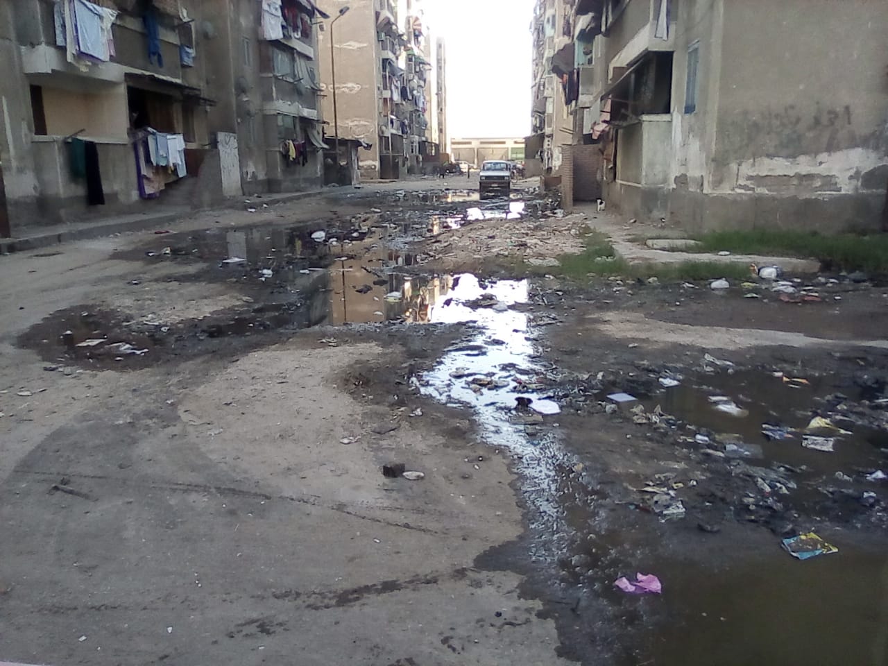 جبال القمامة تحاصر منطقة زرزارة ببورسعيد..بالصور