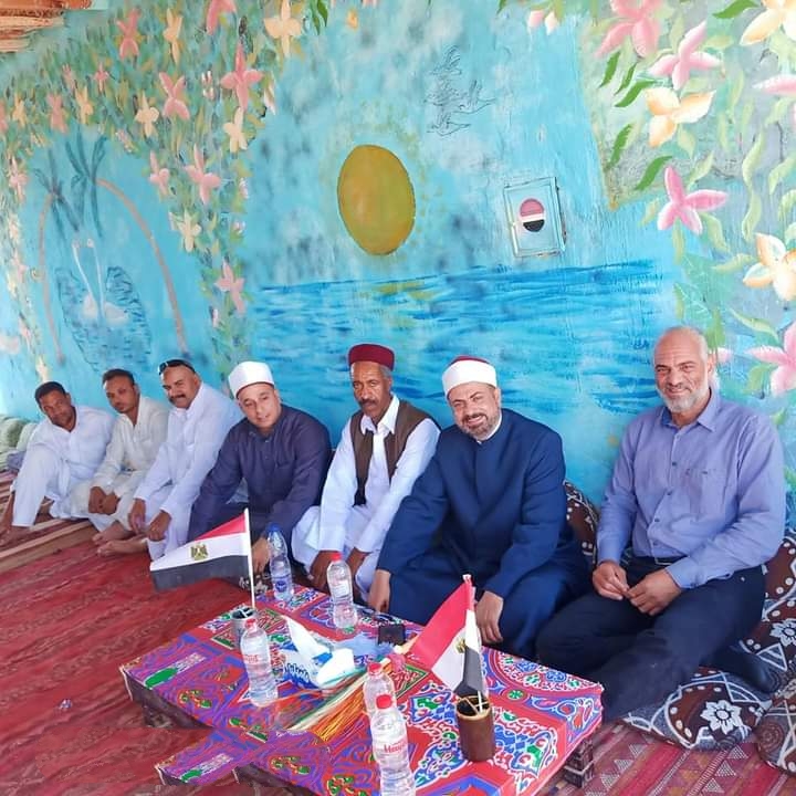 رئيس مركز ومدينه سيوة يشهد توزيع لحوم صكوك الأضاحي علي أصغر قرية مصرية 
