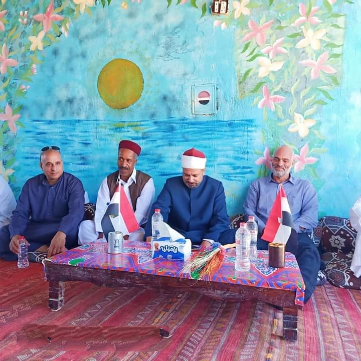 رئيس مركز ومدينه سيوة يشهد توزيع لحوم صكوك الأضاحي علي أصغر قرية مصرية 