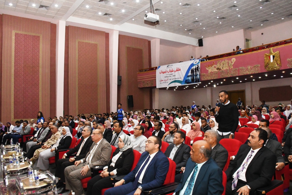 أشرف عطية يفتتح فاعليات ملتقى شباب أسوان الأول ديسمبر 2022 
