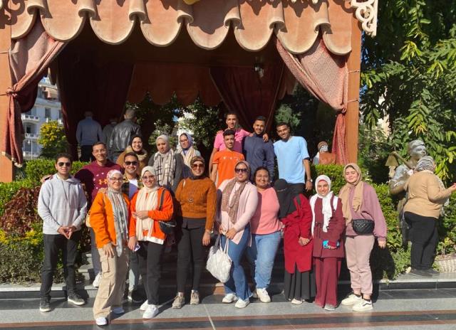 جامعة بدر فى القاهرة تنظم رحلة ترفيهية لـ35 طالب إلى بورسعيد.. صور