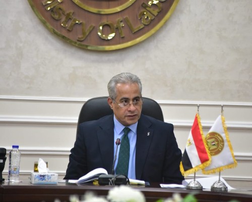 وزير العمل يجتمع مع مجلس إدارة صندوق إعانات الطوارئ للعمال