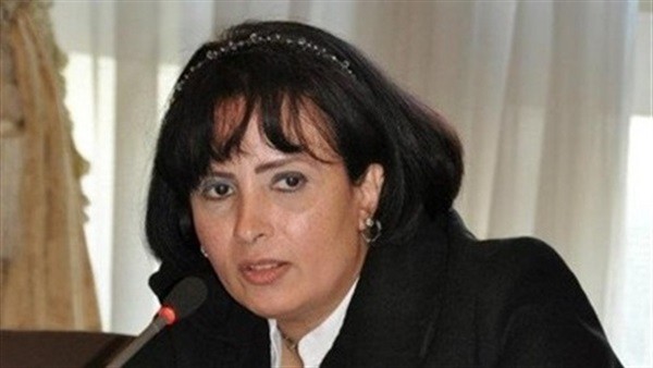 الدكتورة عزة العشماوى