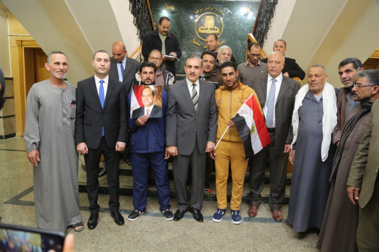 محافظ كفرالشيخ يستقبل الصيادين العائدين عقب احتجازهم فى اليمن.صور