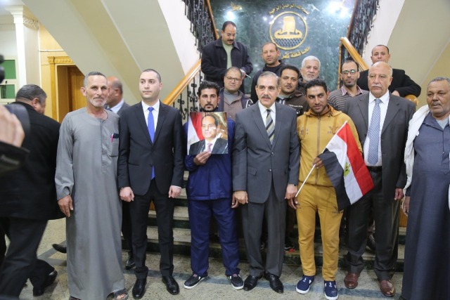 محافظ كفرالشيخ يستقبل الصيادين العائدين عقب احتجازهم فى اليمن.صور