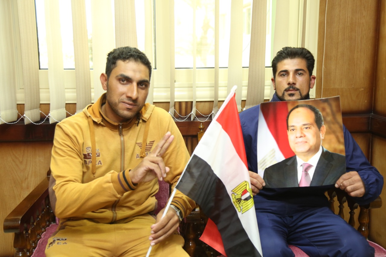 محافظ كفرالشيخ يستقبل الصيادين العائدين عقب احتجازهم فى اليمن.صور