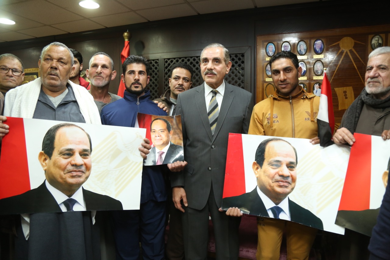 محافظ كفرالشيخ يستقبل الصيادين العائدين عقب احتجازهم فى اليمن.صور
