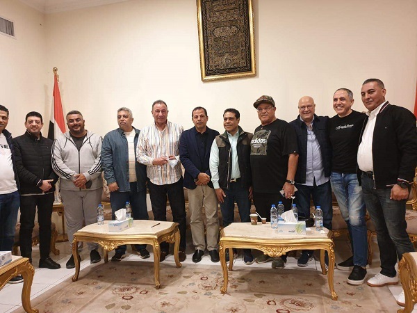الخطيب فى مقر العضويات بالامارات