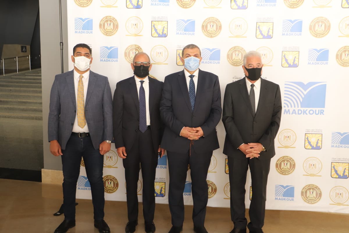 سعفان وفودة يسلمان 120 وثيقة تأمين تكافلي للعمالة غير المنتظمة بمتحف شرم الشيخ