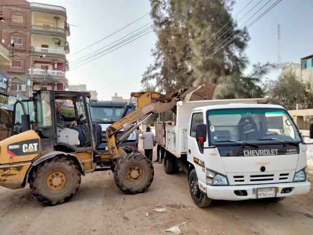 محافظ كفرالشيخ: حملات للنظافة وصيانة كشافات الإنارة فى المدن.. بالصور