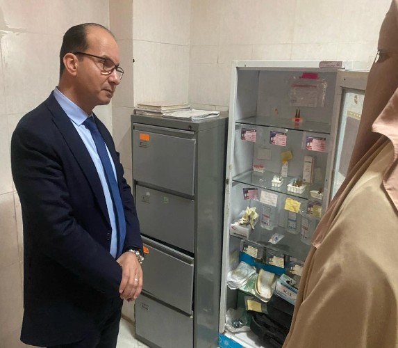 وكيل وزارة الصحة بالقليوبية يحيل عاملين بإدارة بنها للتحقيق 