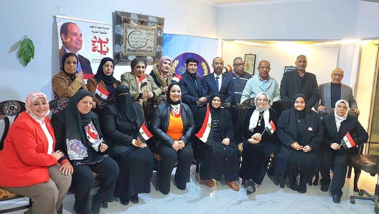 أسر الشهداء يؤيدون  