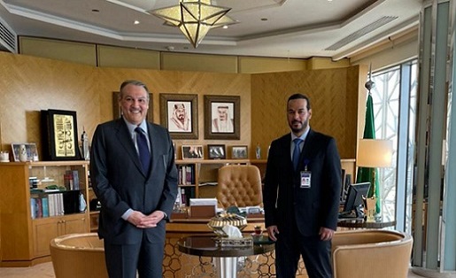 السفير أسامة نقلي يستقبل الملحق العمالي السعودي بمصر فيصل العتيبي