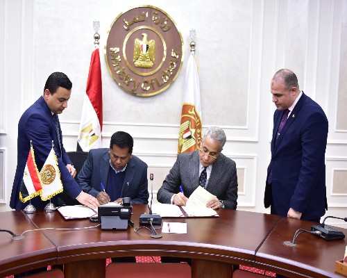 وزير العمل يوقع بروتوكول مع معهد الساليزيان الإيطالي بالأسكندرية