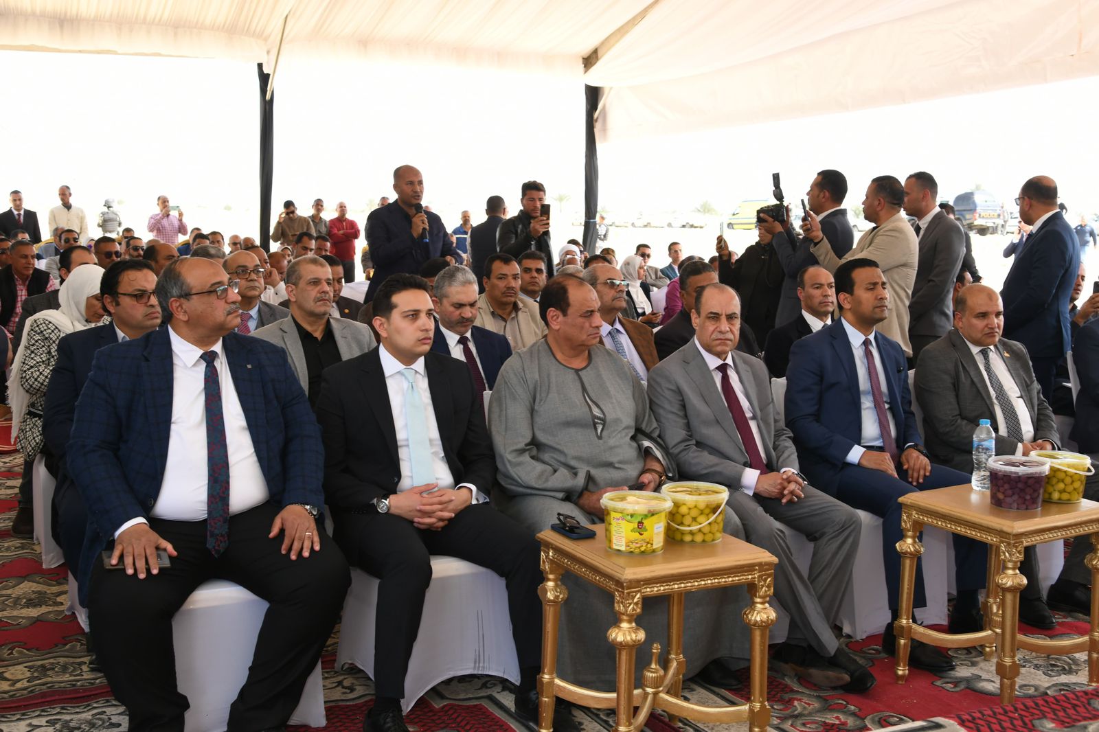 التنمية المحلية ومحافظ الفيوم يضعون حجر الأساس للمجمع الصناعى