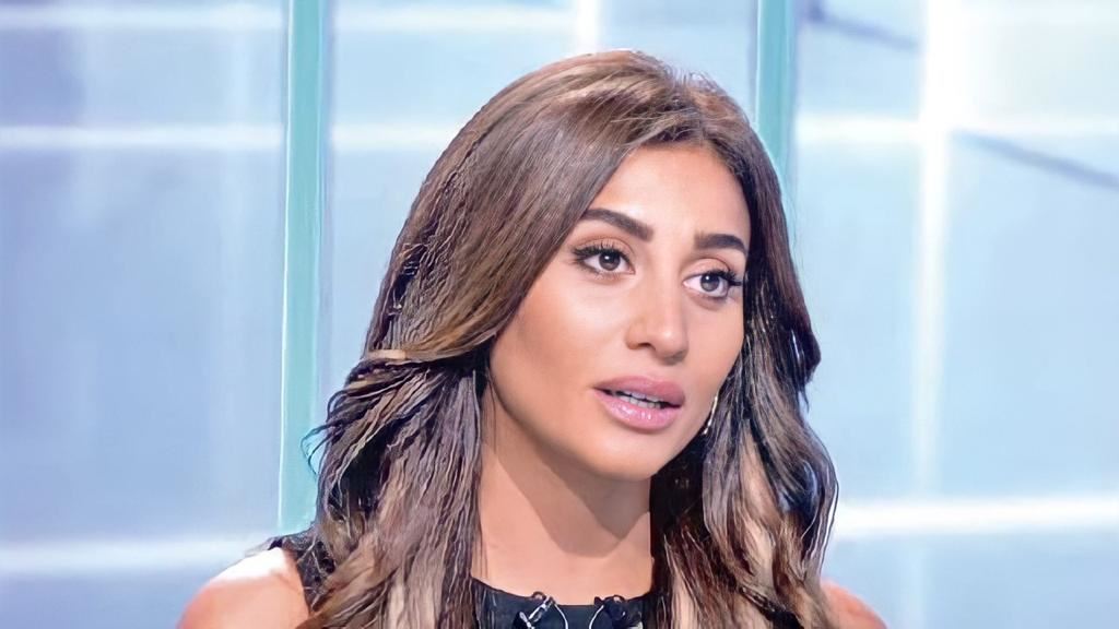  دينا الشربيني