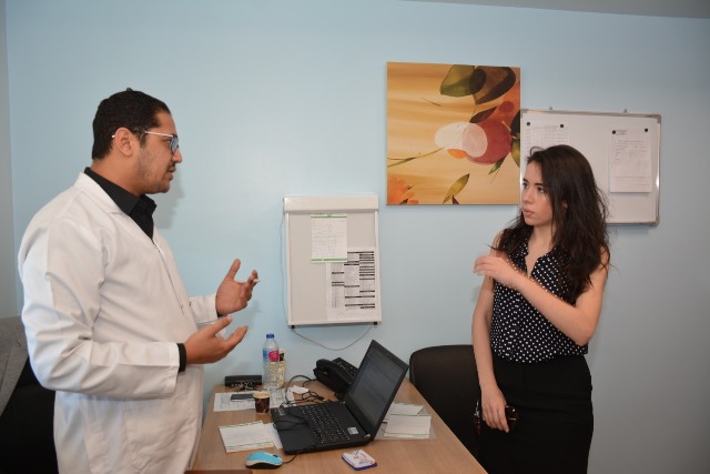 الفنانة ياسمين الهوارى تزور مستشفى شفاء الأورمان لعلاج السرطان بالأقصر