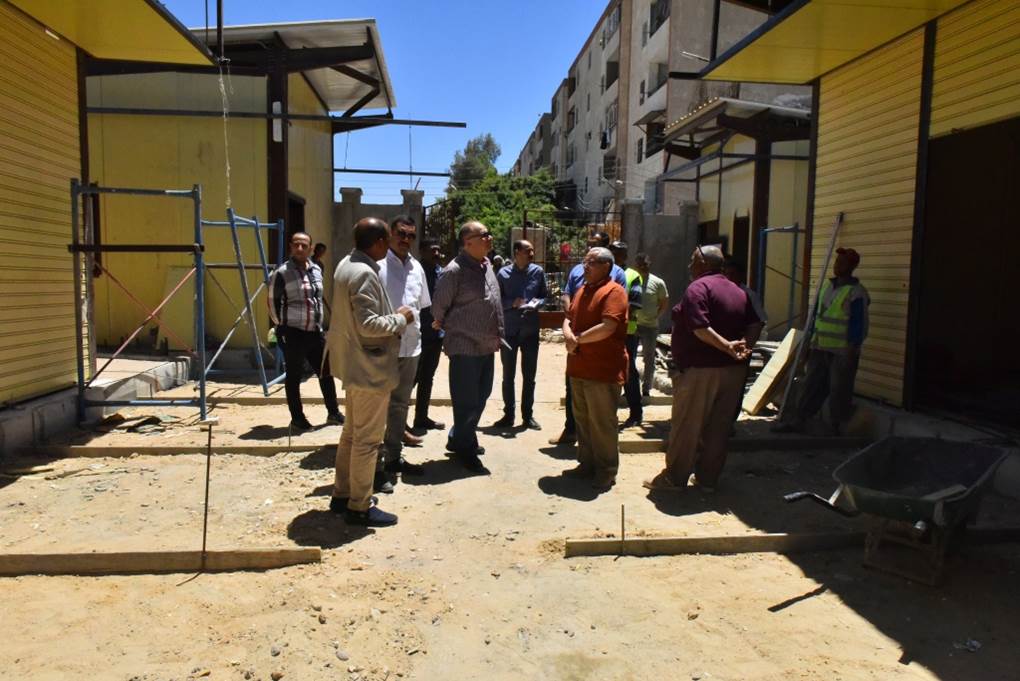 محافظ أسيوط يتفقد إنشاءات سوق نموذجي بالمطمر ..صور