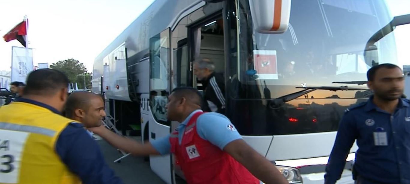 وصول حافلة الاهلى لملعب المباراة