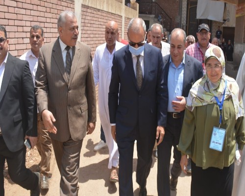 محافظ القليوبية يتفقد قافلة طبية بالخانكة