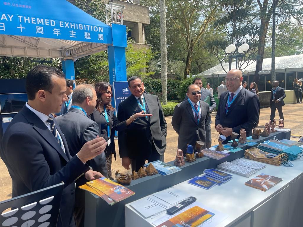وزيرا الإسكان والتنمية المحلية يفتتحان الجناح المصري بالدورة الثا